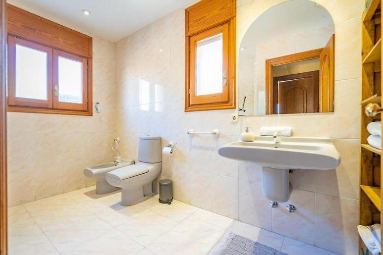 Preciosa Casa 2000 M2 Piscina Mar Barbacoa Felicidad Vila Santa Susana Exterior foto