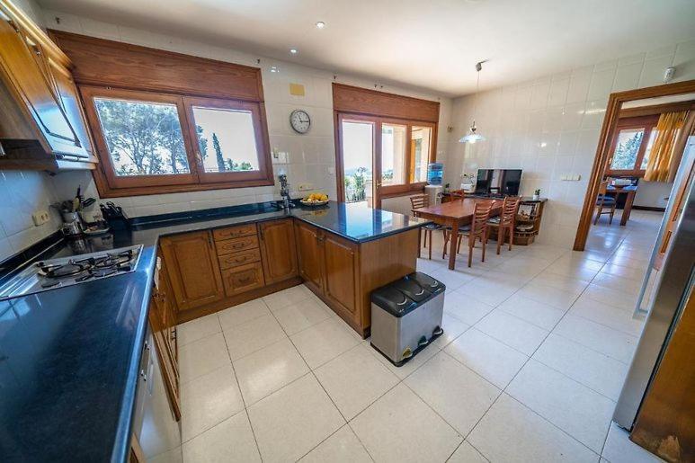 Preciosa Casa 2000 M2 Piscina Mar Barbacoa Felicidad Vila Santa Susana Exterior foto