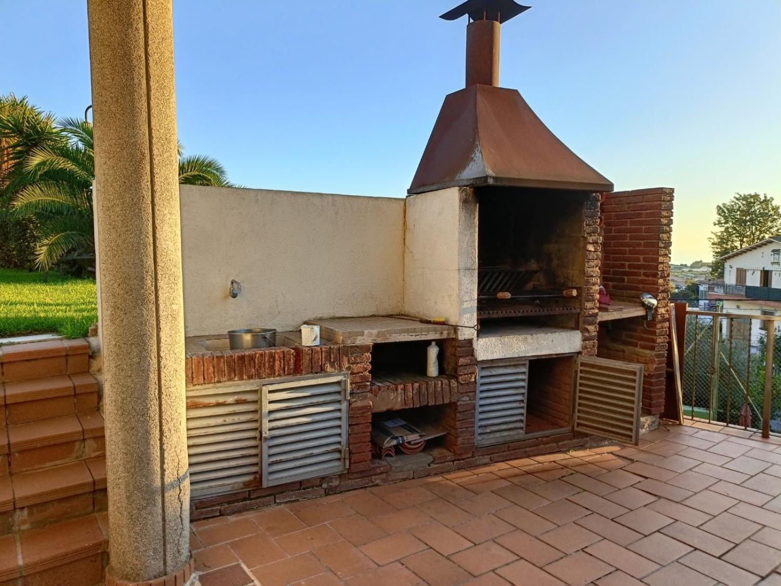 Preciosa Casa 2000 M2 Piscina Mar Barbacoa Felicidad Vila Santa Susana Exterior foto